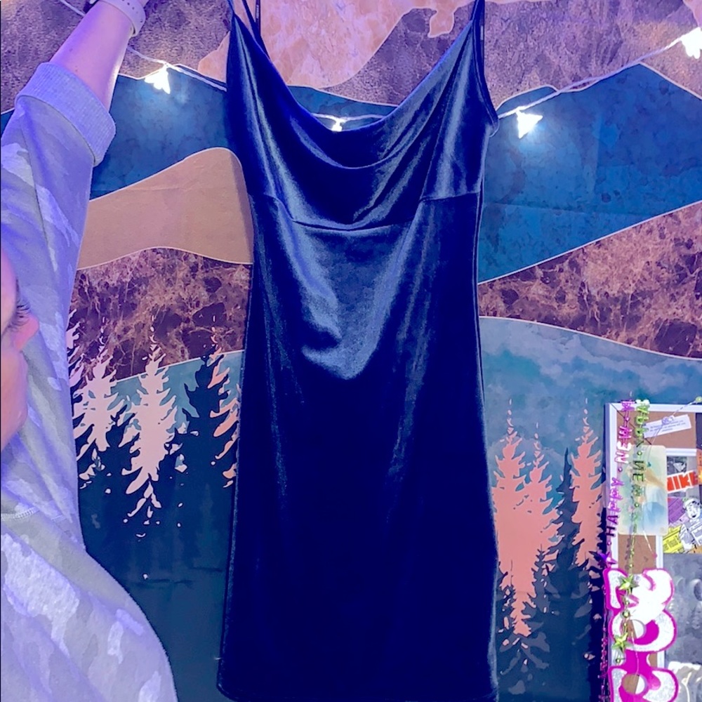 Forever 21 icy blue velvet homecoming dress